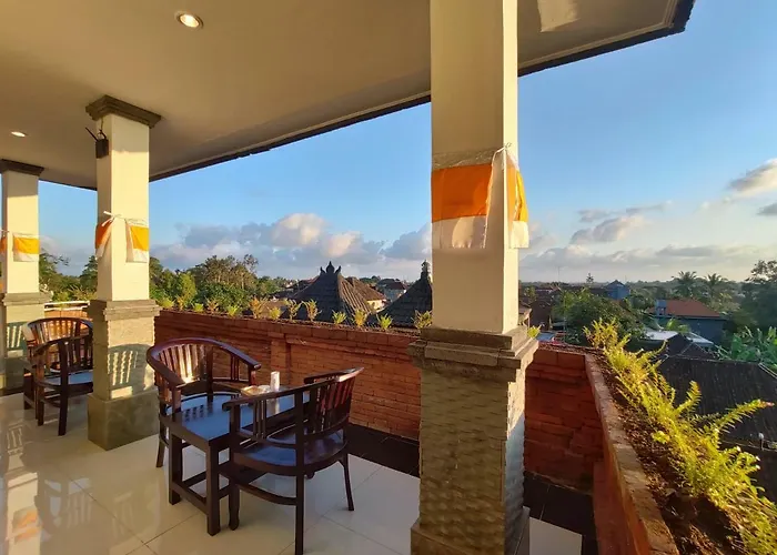 Kubu Taman Home Stay